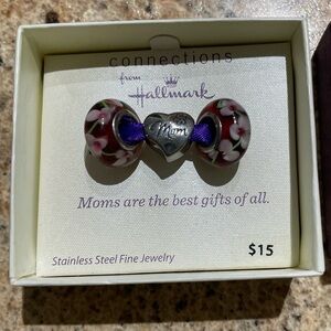 Hallmark Connections Floral Glass Beads with Silver Mom Heart Charm